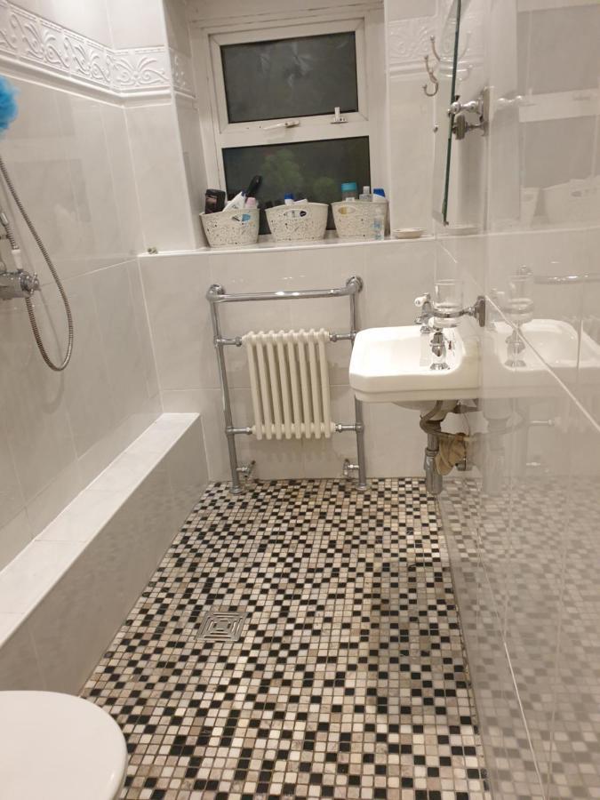 Judy'S B&B Private Home Cardiff Dış mekan fotoğraf